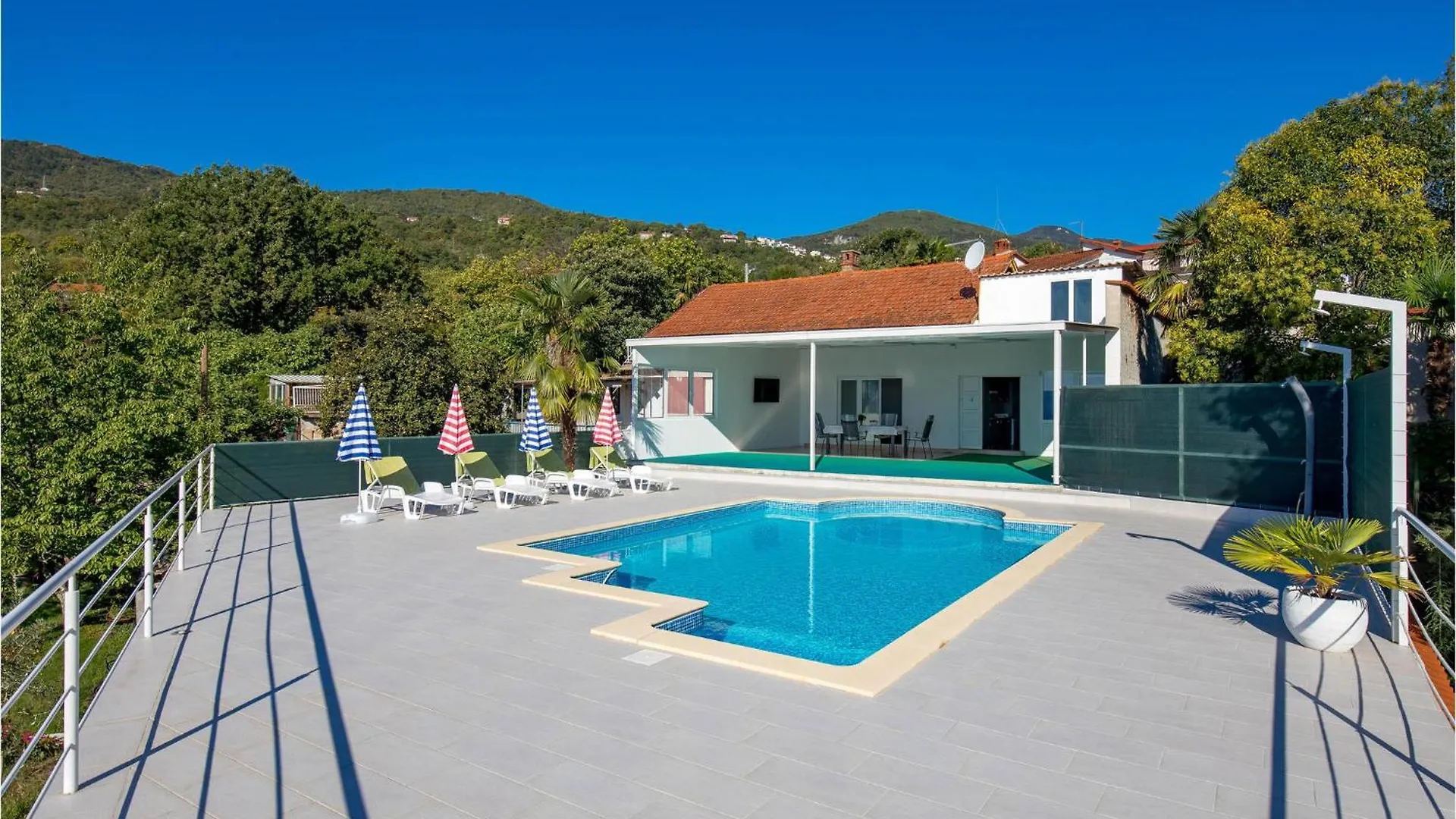 Gorgeous Home In Ika With Kitchen