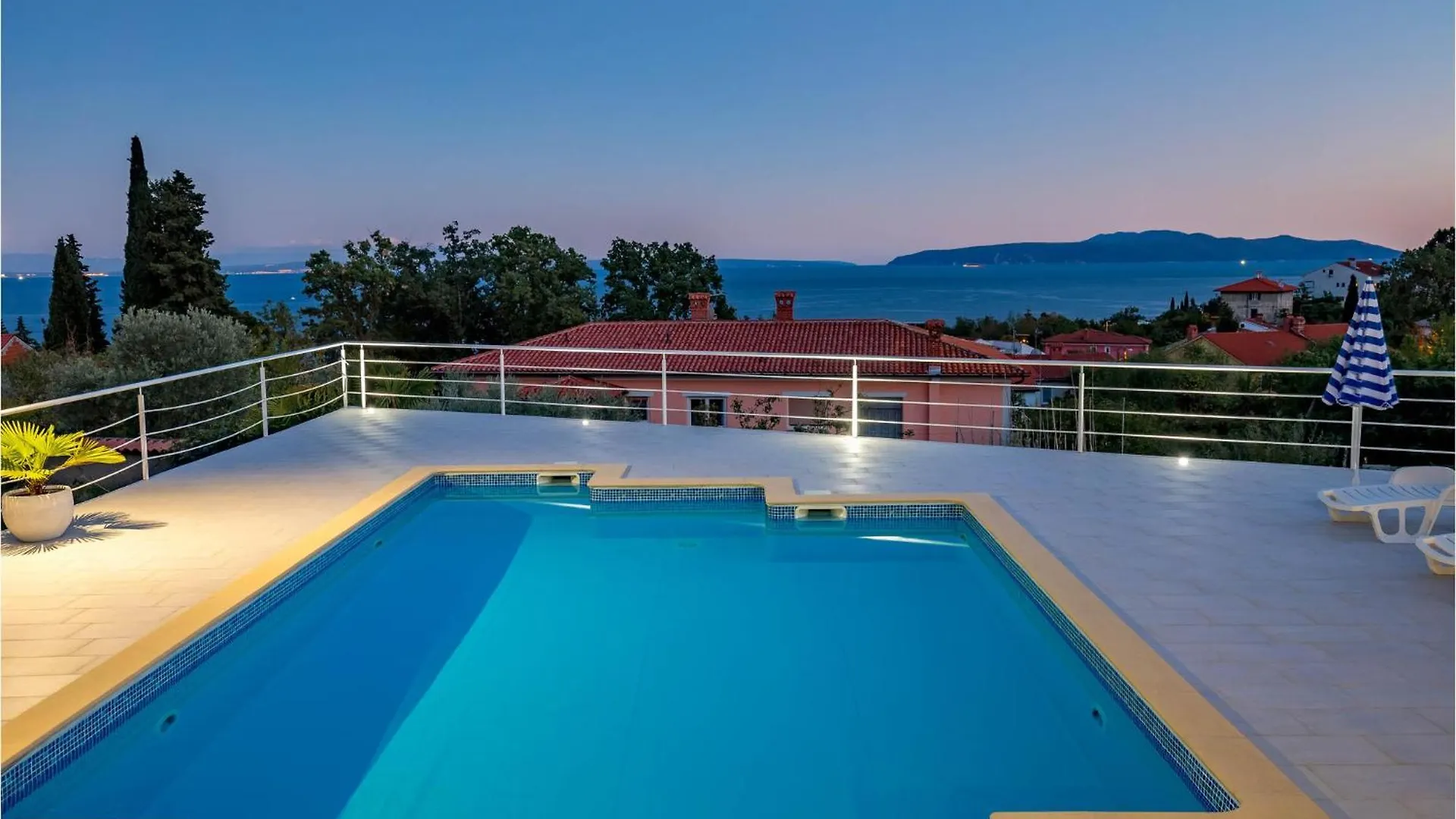 Gorgeous Home In Ika With Kitchen Chorvatsko